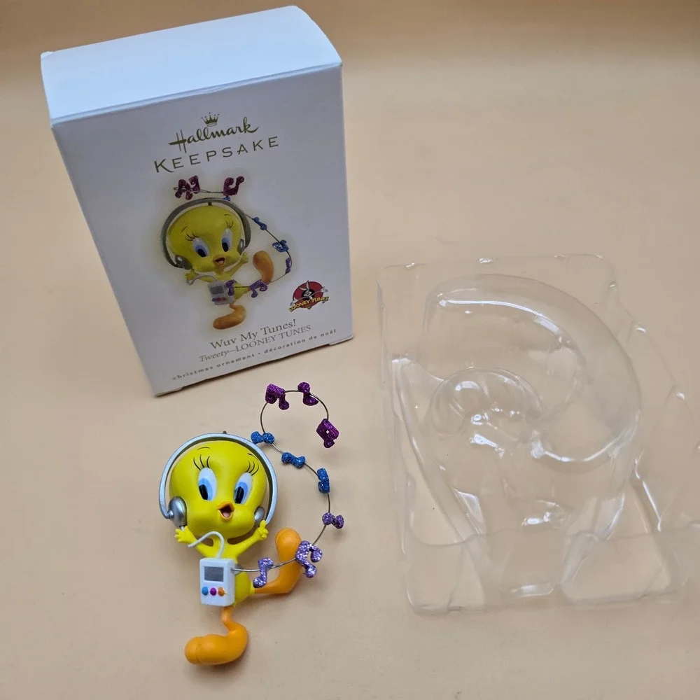 Hallmark Keepsake 2009 Wuv My Tunes! Tweety Looney Tunes Christmas Ornament